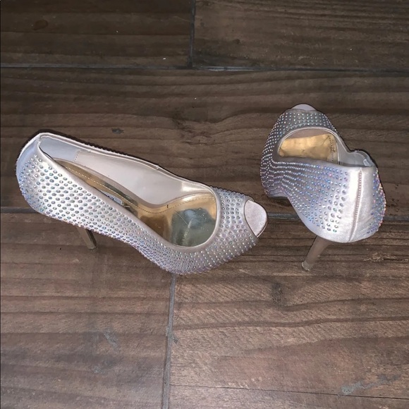 Heels - Picture 5 of 8